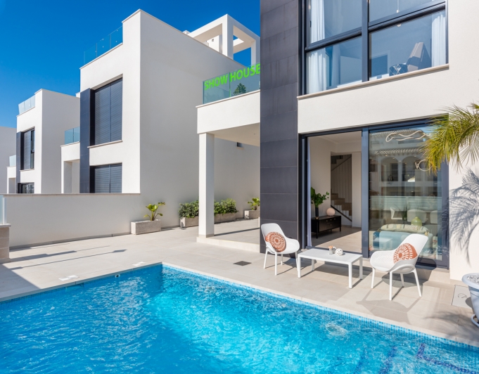 Villa en Venta en Punta Prima, Orihuela Costa, Alicante