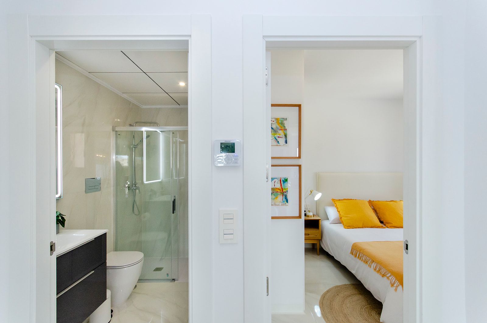Villa pareada, en dos plantas con 3 dormitorios, 2 baños 