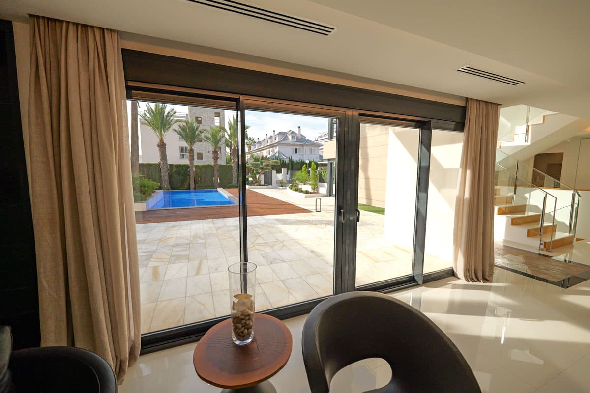 Een architectonische parel in een van de meest exclusieve gebieden van de Costa Blanca.