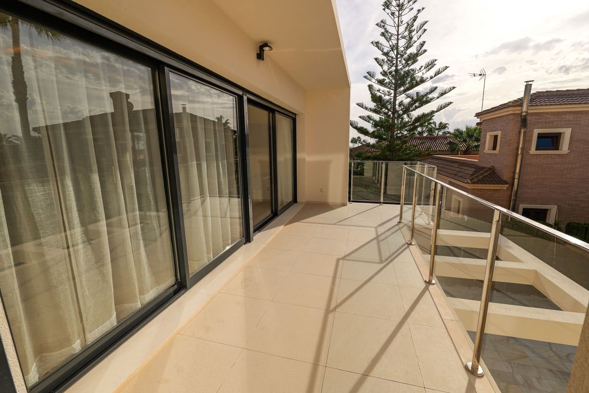 Een architectonische parel in een van de meest exclusieve gebieden van de Costa Blanca.