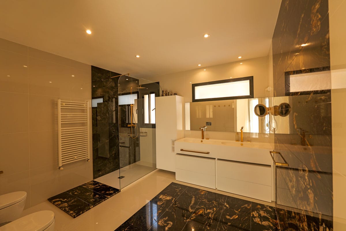 Een architectonische parel in een van de meest exclusieve gebieden van de Costa Blanca.