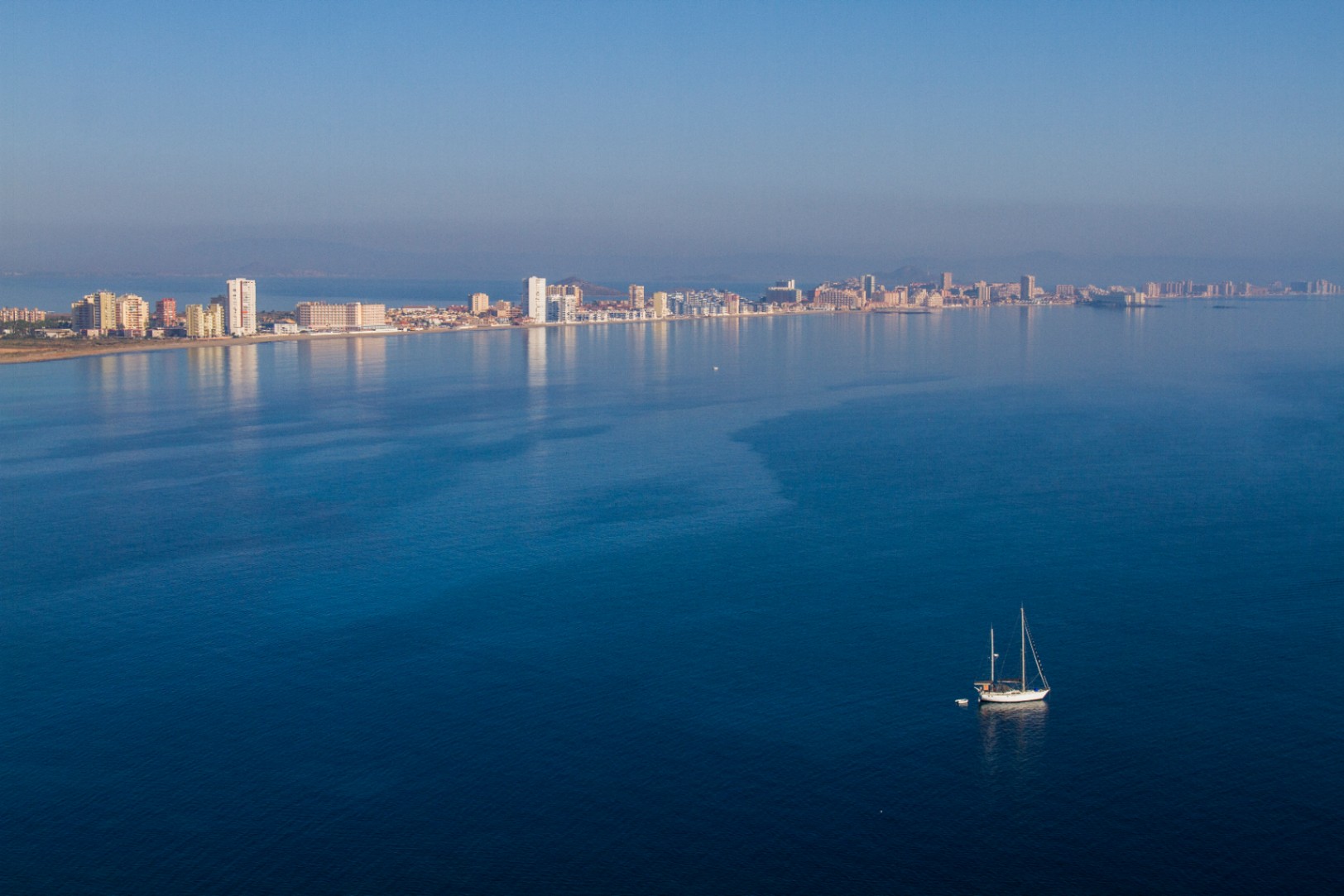 NUEVOS APARTAMENTOS, ADOSADOS Y VILLAS EN LA MANGA DEL MAR MENOR, MURCIA.