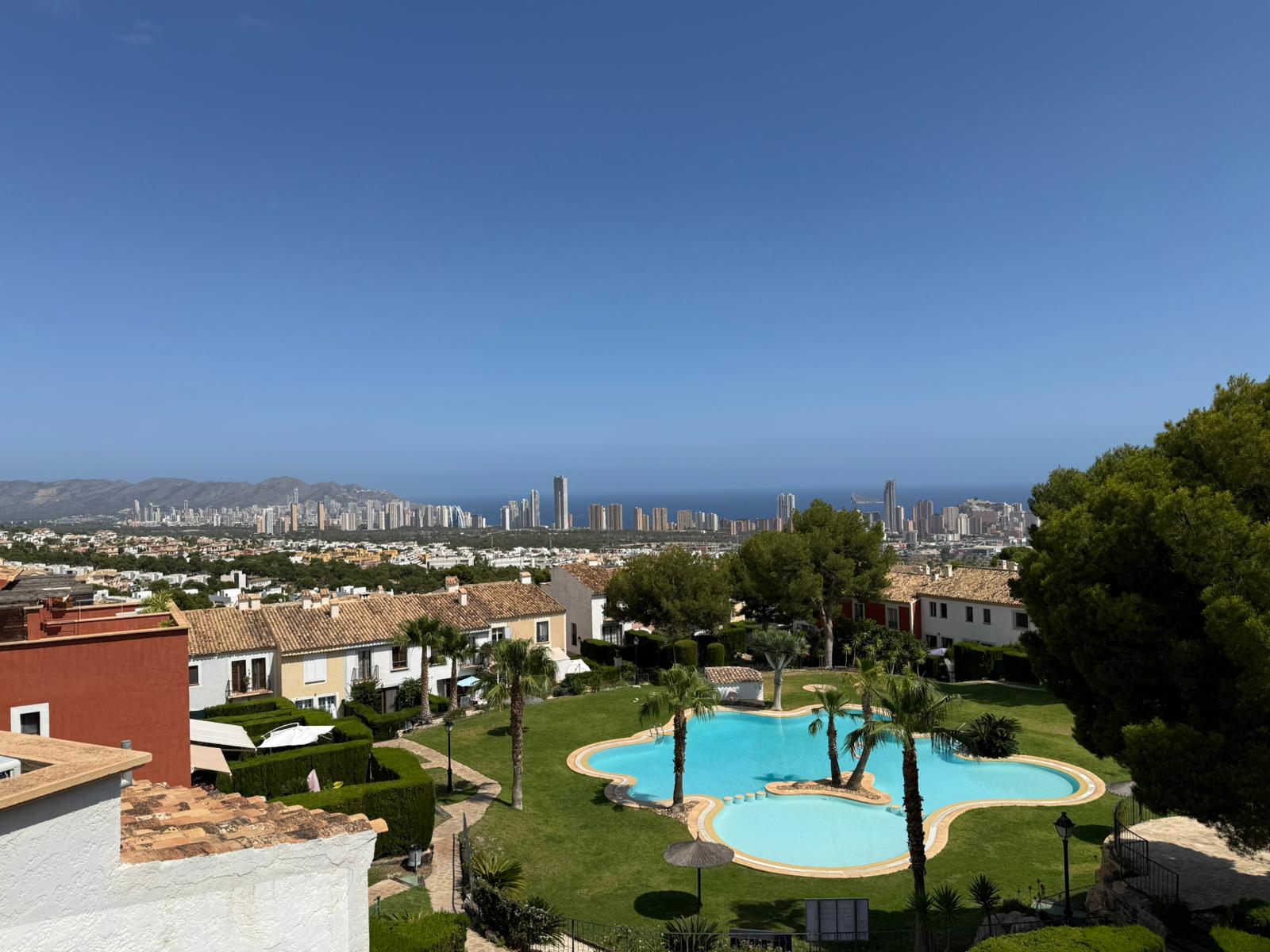 Vivienda pareada totalmente reformada en Sierra Cortina, Finestrat