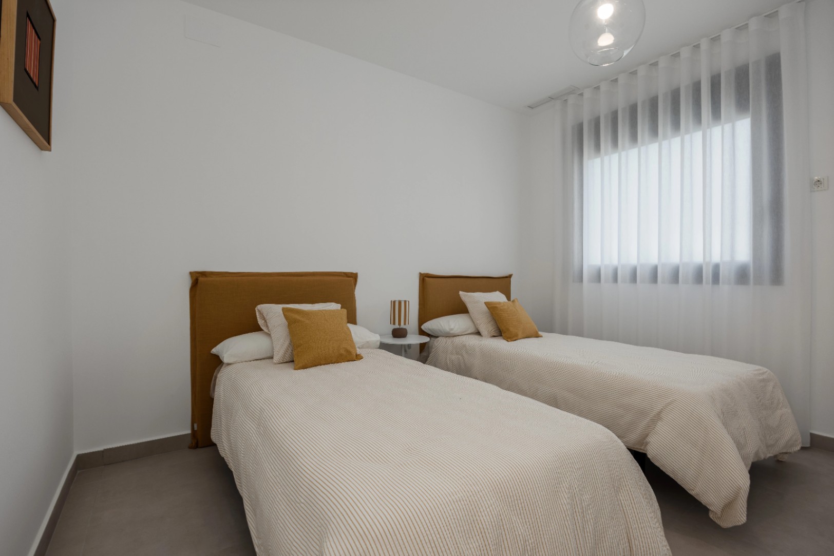 Apartamentos turísticos en Villajoyosa — Inversión en planta baja con jardín privado