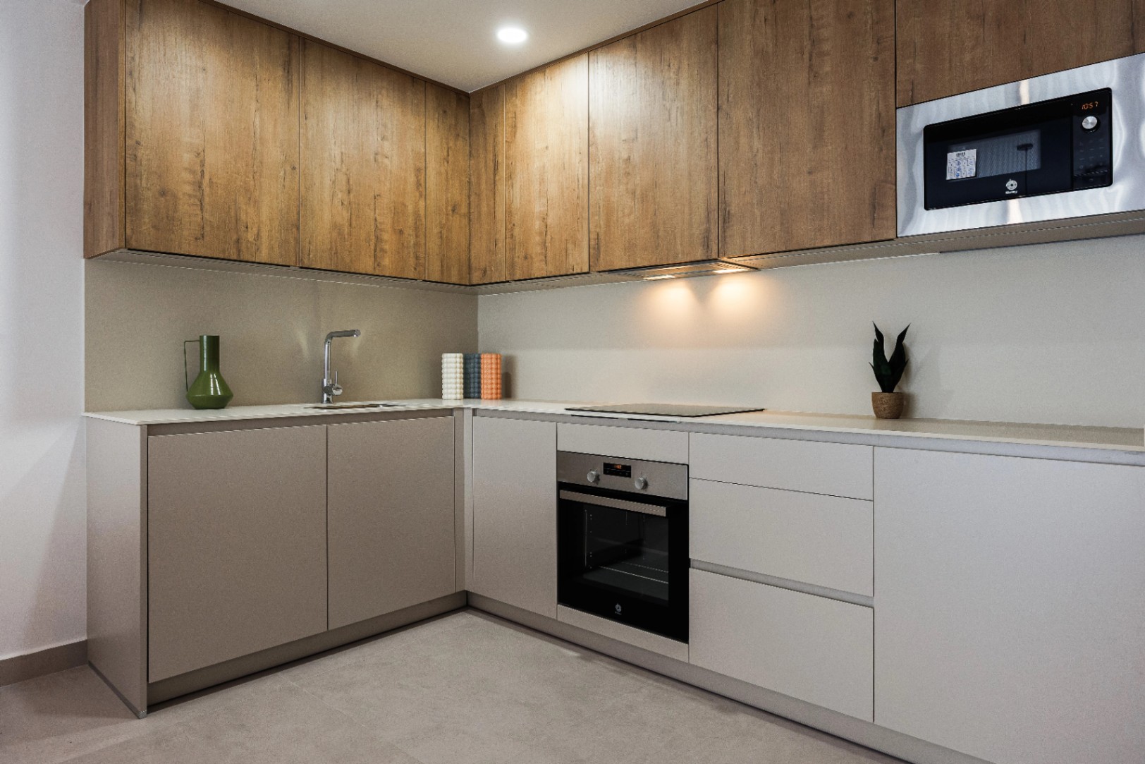Apartamentos turísticos en Villajoyosa — Inversión en planta baja con jardín privado