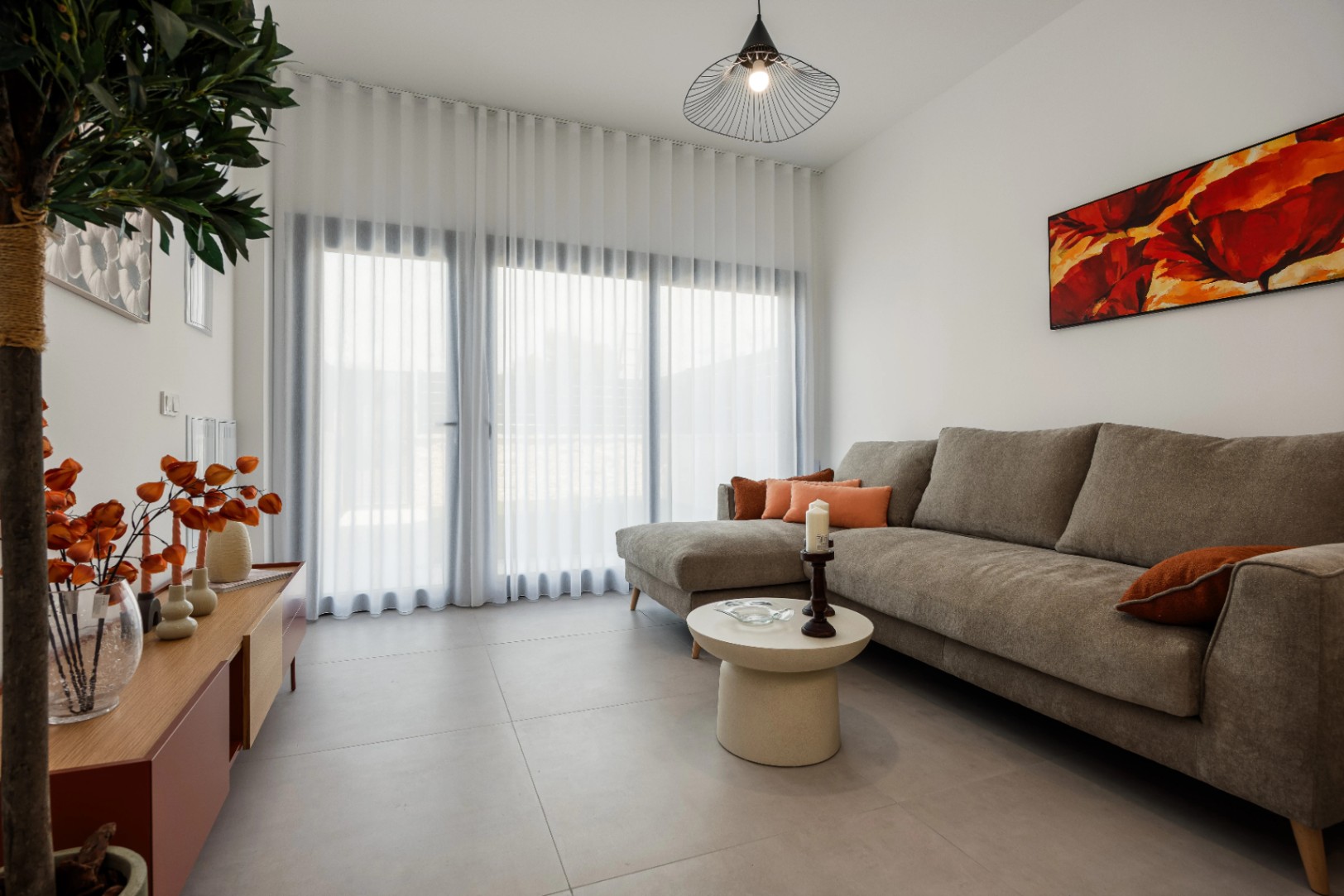 Apartamentos turísticos en Villajoyosa — Inversión en planta baja con jardín privado