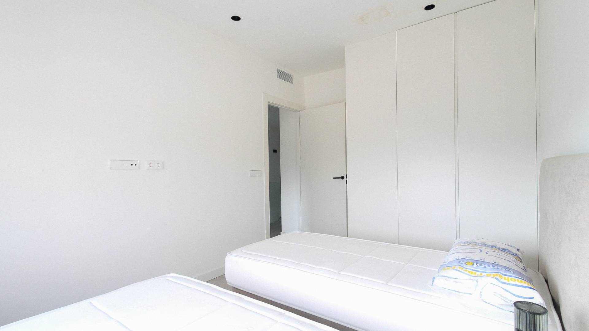 Pareado  con piscina privada  de obra nueva en Nou Nazareth, San Juan de Alicante 