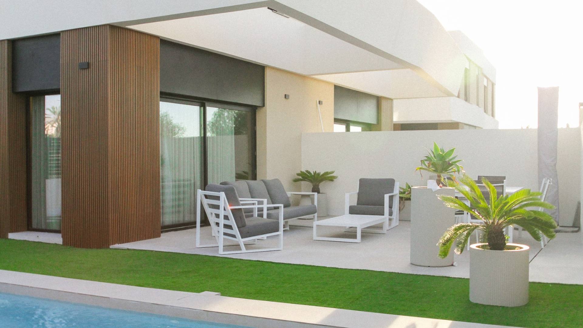Pareado  con piscina privada  de obra nueva en Nou Nazareth, San Juan de Alicante 