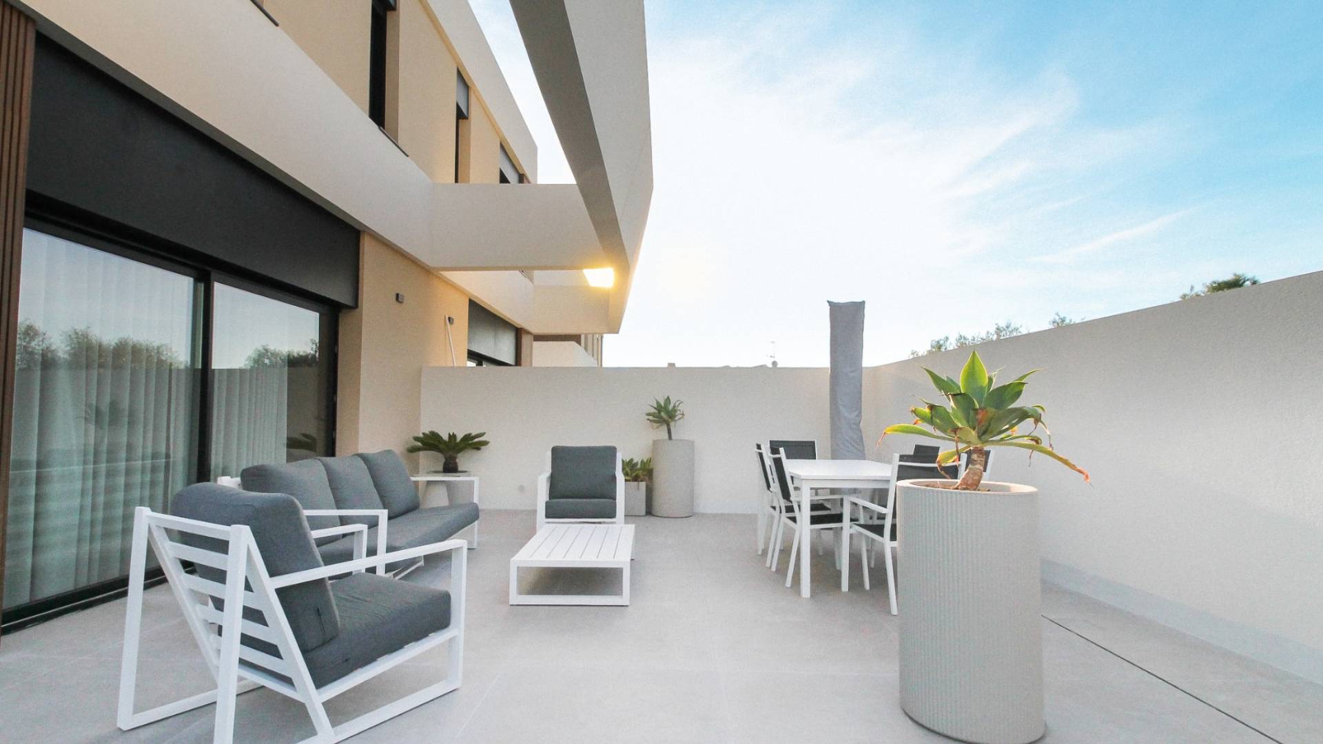 Pareado  con piscina privada  de obra nueva en Nou Nazareth, San Juan de Alicante 