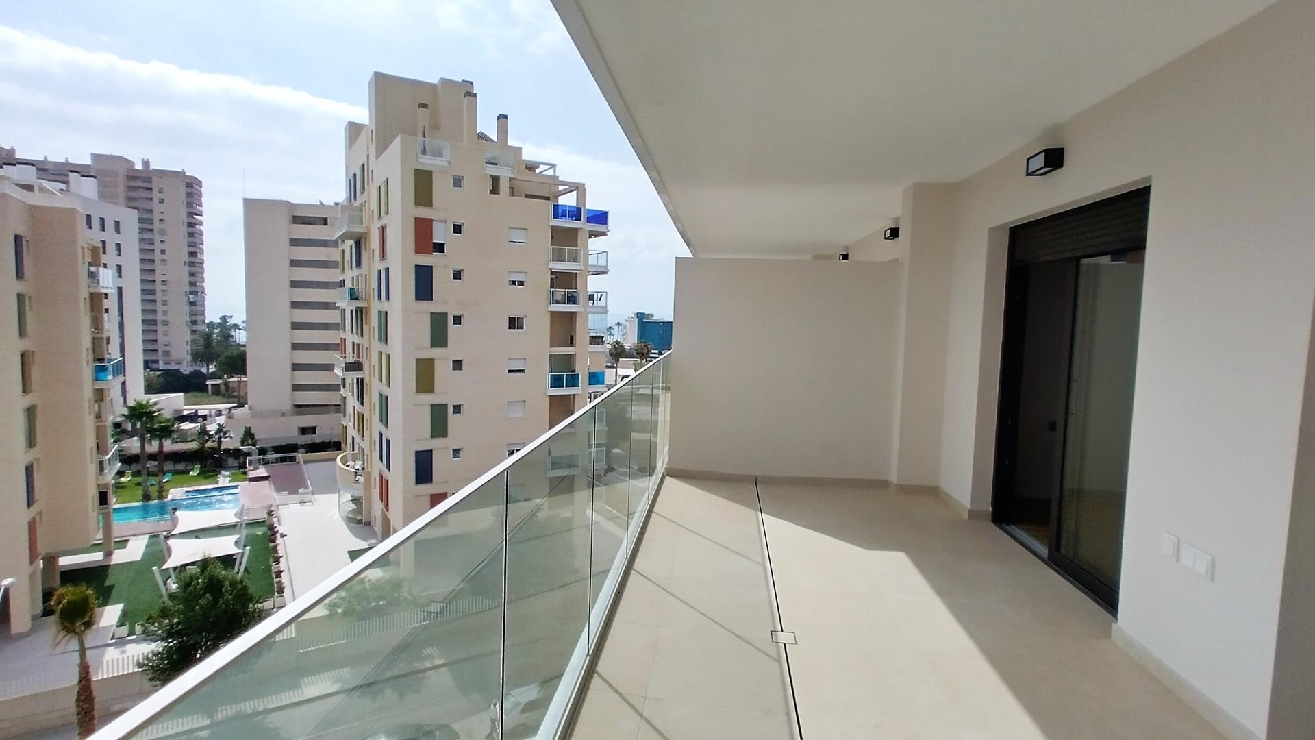 Apartamento en Venta en PAU5, Alicante, Costa Blanca