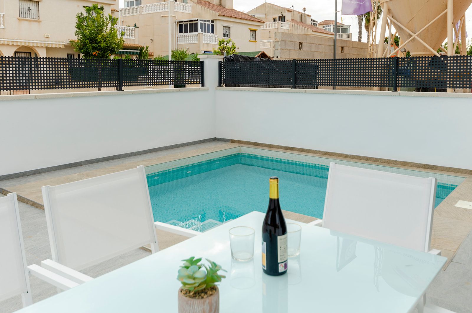 Chalet independiente terminado y amueblado, en Torreta-Florida, Torrevieja.