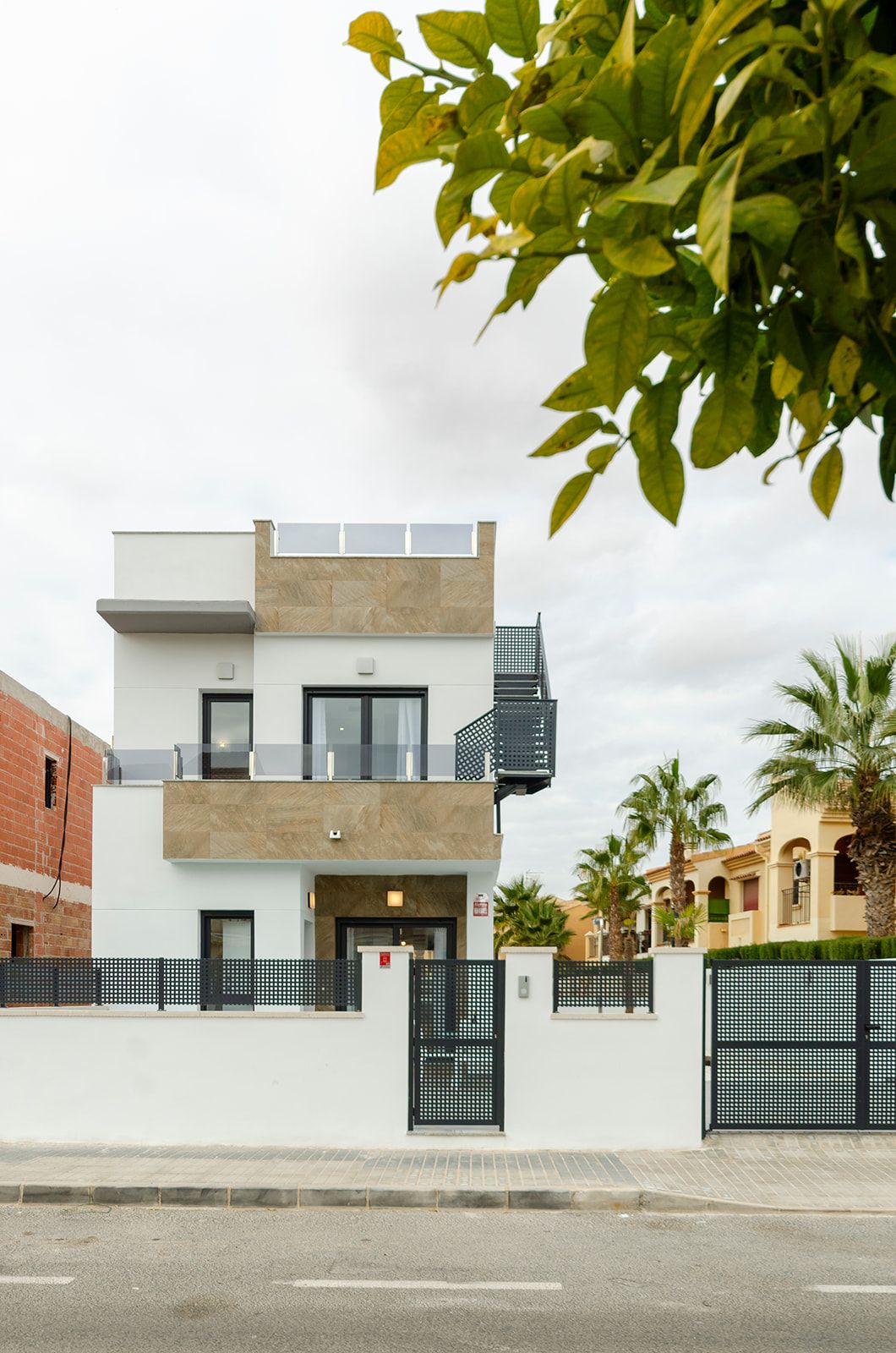 Chalet independiente terminado y amueblado, en Torreta-Florida, Torrevieja.