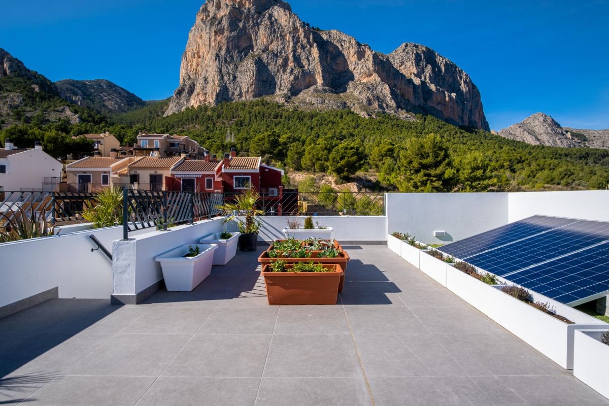 Villa for sale in Monte Ponoig, Polop, Alicante