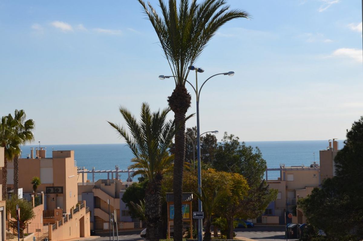 Villa en Venta en Dehesa de Campoamor, Orihuela Costa, Alicante