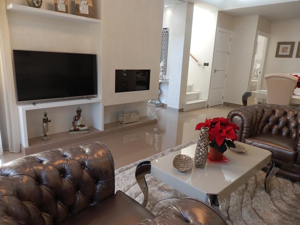 Villa en Venta en Dehesa de Campoamor, Orihuela Costa, Alicante