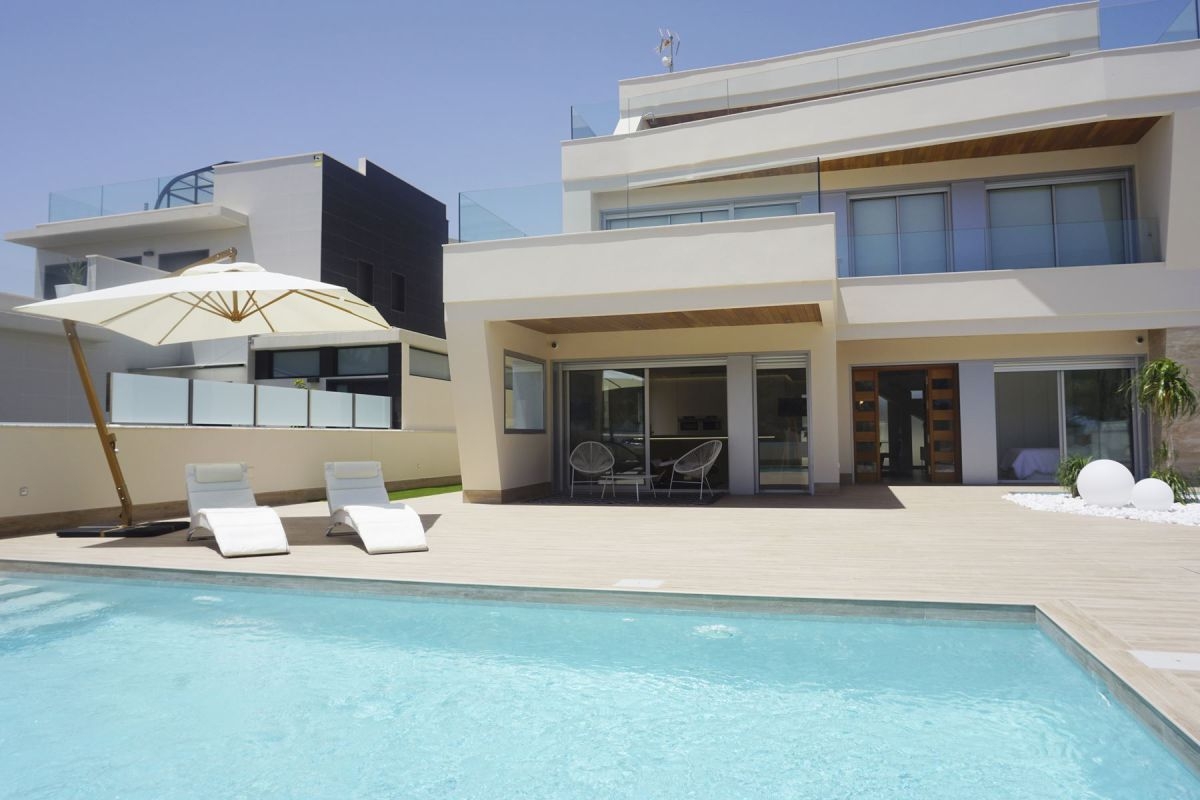 Villa на сайте Продажа на сайте Campoamor, Orihuela Costa, Alicante