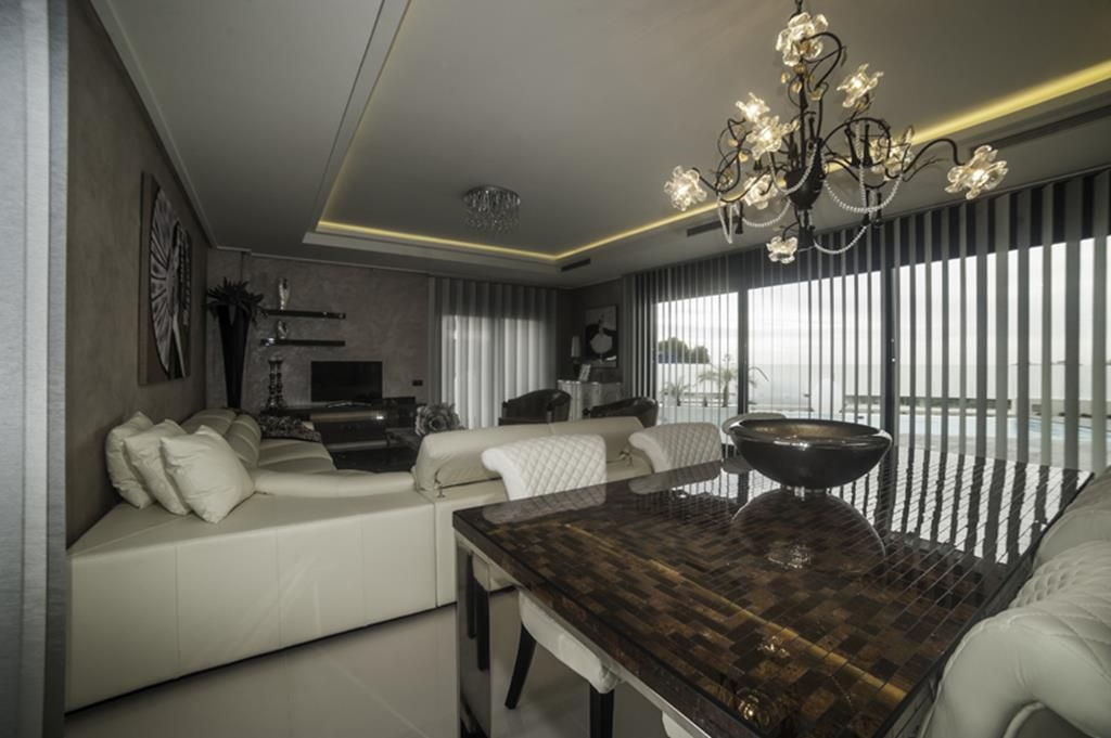 Villa en Venta en Dehesa de Campoamor, Orihuela Costa, Alicante