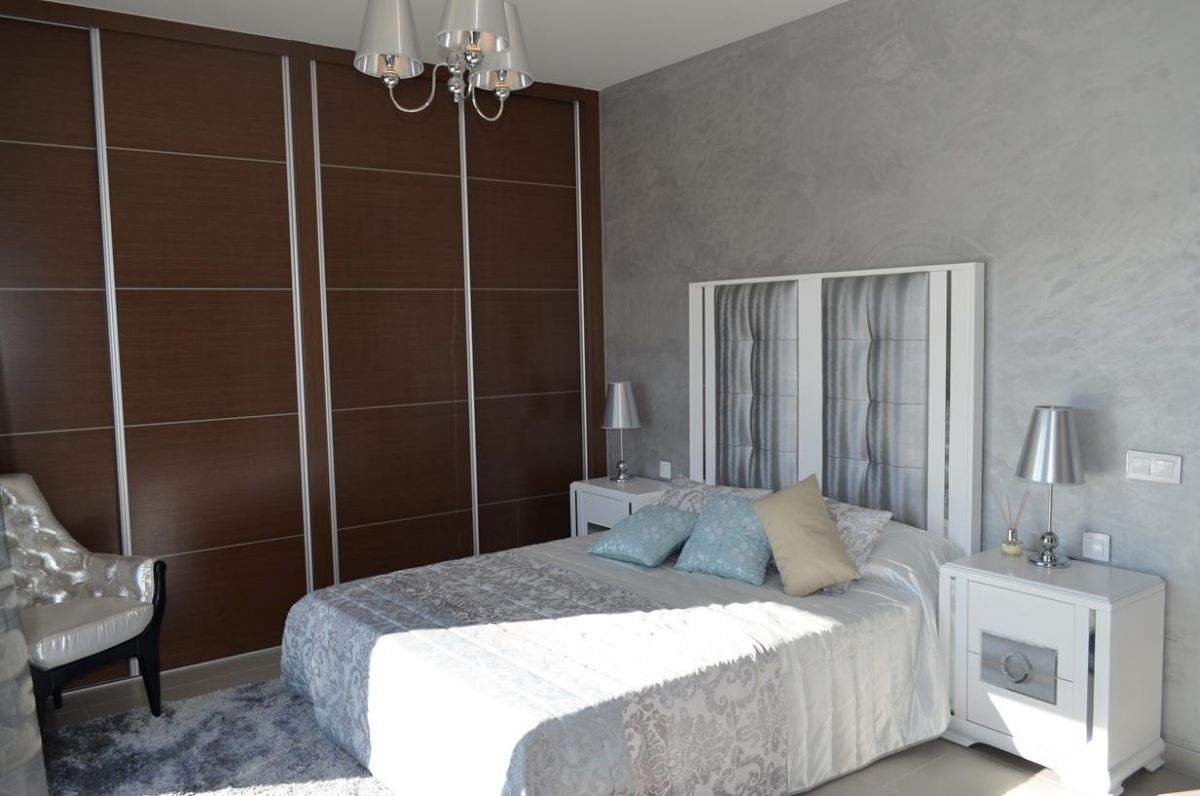 Villa en Venta en Dehesa de Campoamor, Orihuela Costa, Alicante