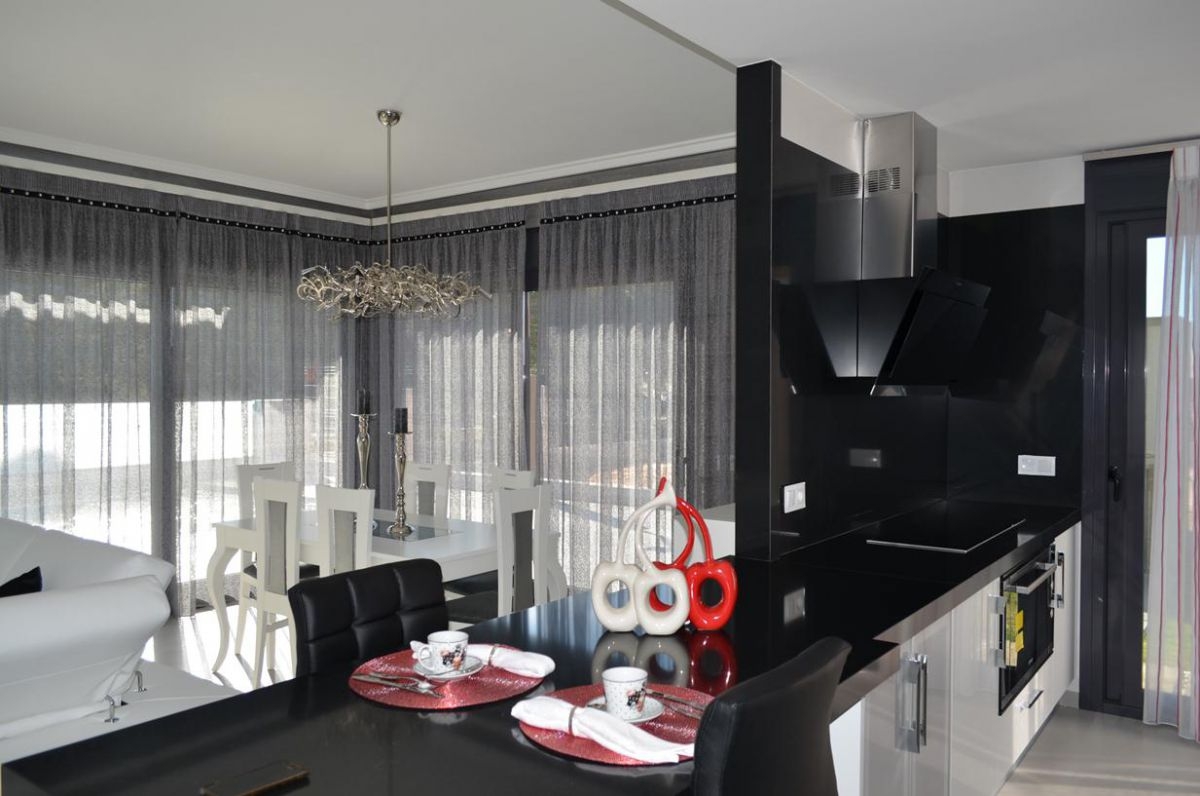 Villa en Venta en Dehesa de Campoamor, Orihuela Costa, Alicante
