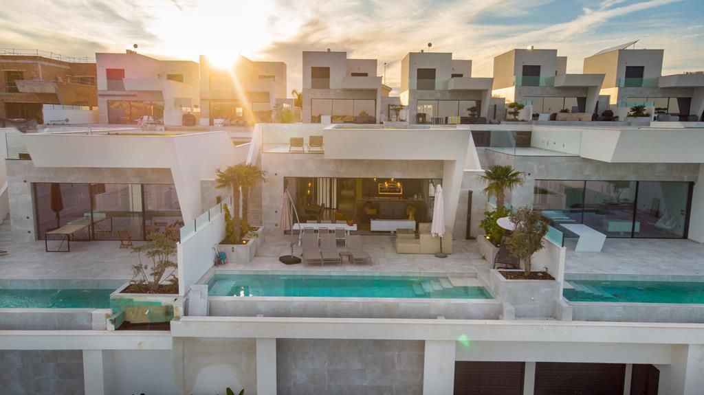 Villa en Venta en Urbanizaciones - Ciudad Quesada, Rojales, Alicante