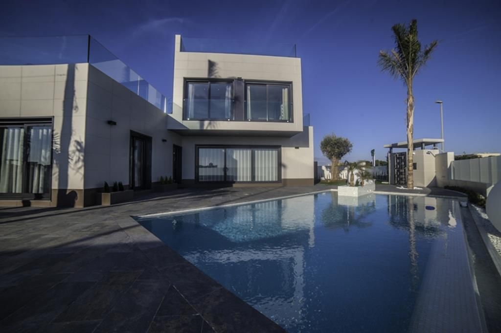 Villa na Sprzedaż na Dehesa de Campoamor, Orihuela Costa, Alicante