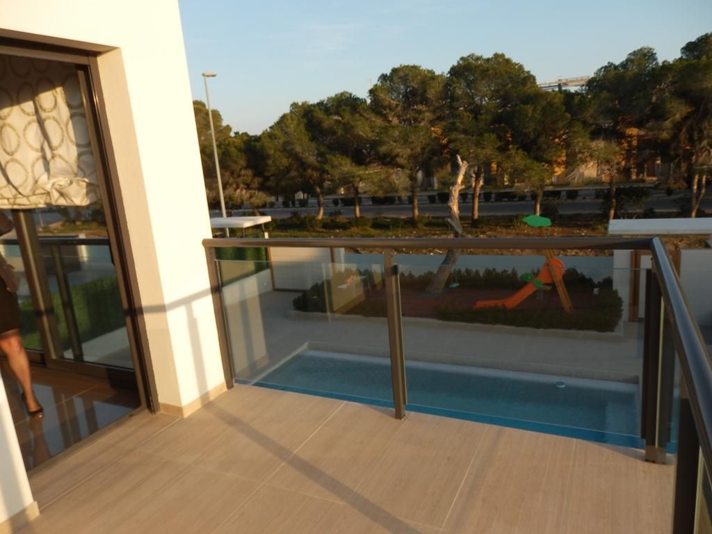 Villa en Venta en Dehesa de Campoamor, Orihuela Costa, Alicante