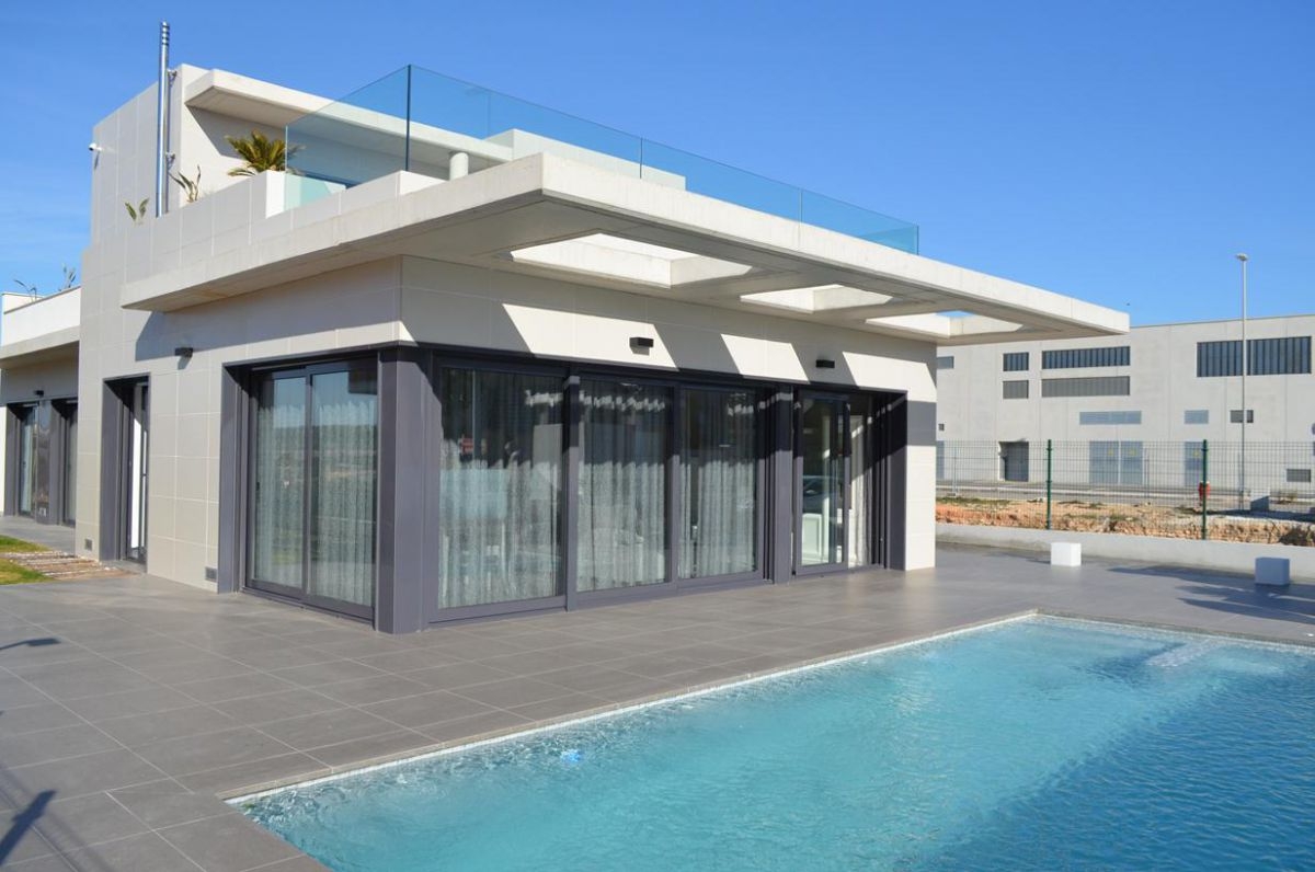 Villa en Venta en Dehesa de Campoamor, Orihuela Costa, Alicante
