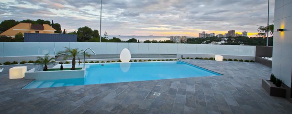 Villa en Venta en Dehesa de Campoamor, Orihuela Costa, Alicante