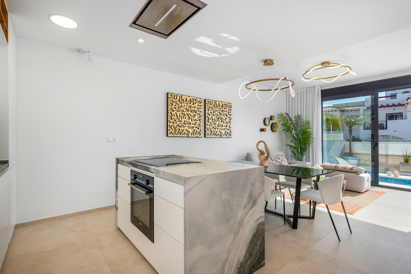 Villa en Venta en Punta Prima, Orihuela Costa, Alicante