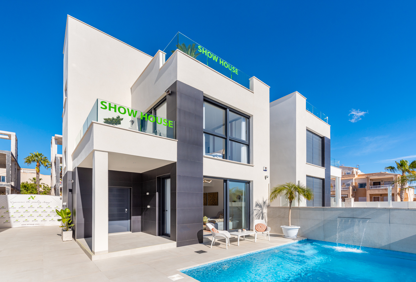 Villa en Venta en Punta Prima, Orihuela Costa, Alicante