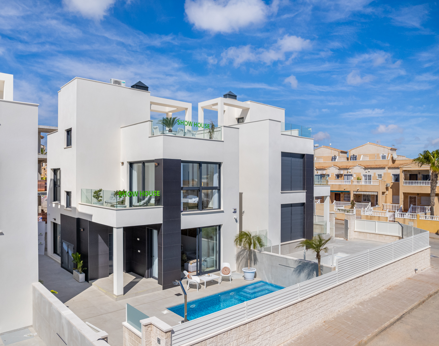 Villa en Venta en Punta Prima, Orihuela Costa, Alicante