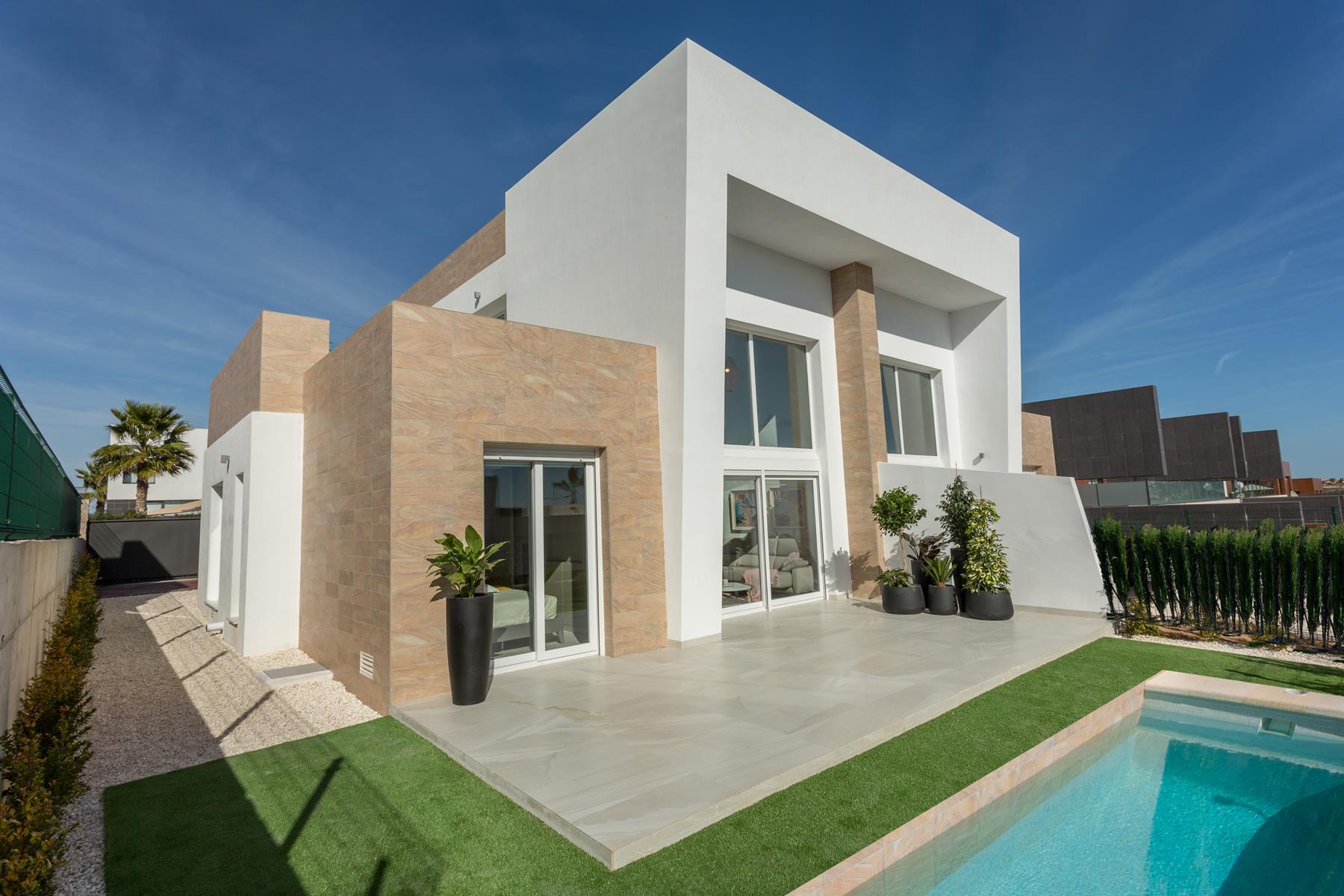 Таунхаусы на продажу в La Finca Resort, Альгорфа, Аликанте